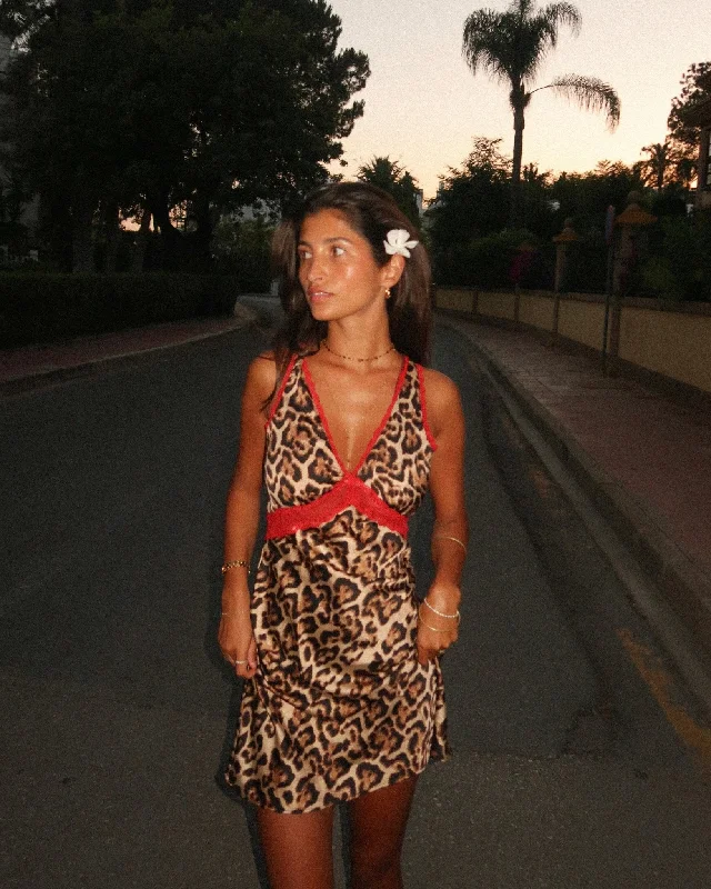 Preorder: Cheetah Charm Mini Dress Stylish Short-Sleeve Mini Dress