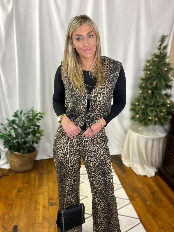 Leopard Print Flare Jeans with Side Pockets Fashionable Vintage Wash Jeans