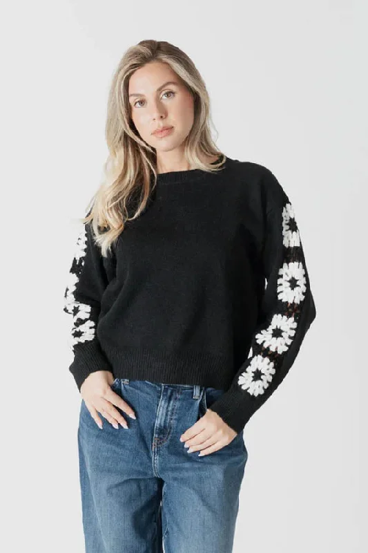 Lyla & Luxe Raya Sweater