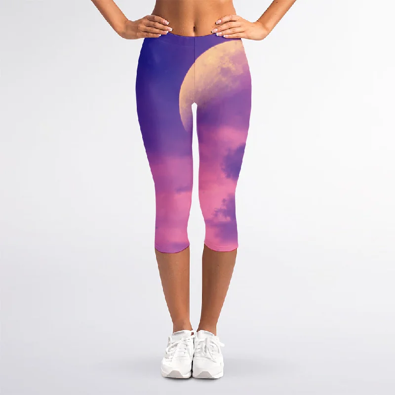 Purple Sky And Full Moon Print Women's Capri Leggings