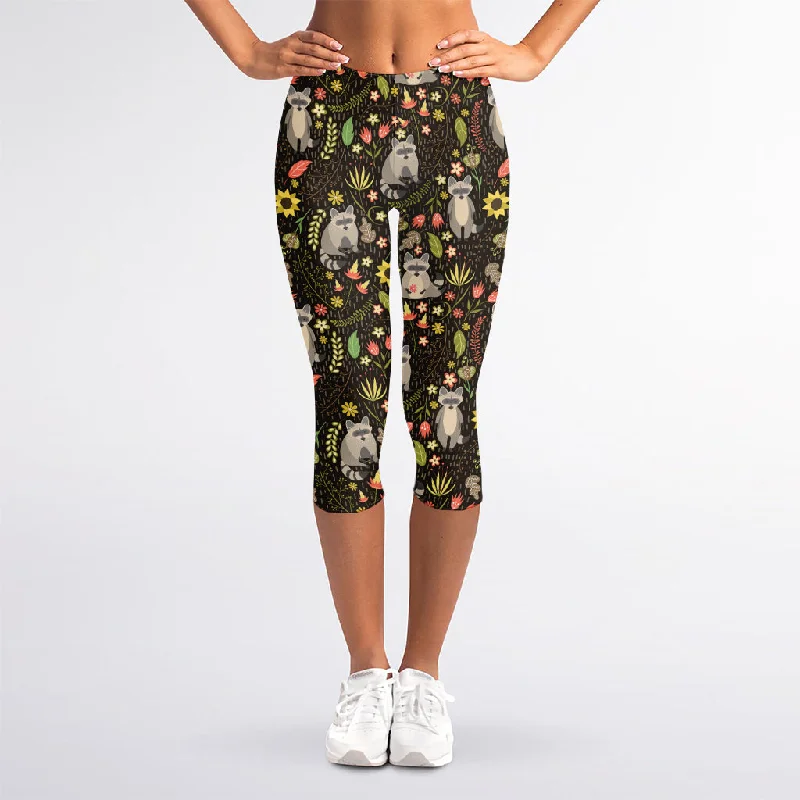 Raccoon And Floral Pattern Print Women's Capri Leggings