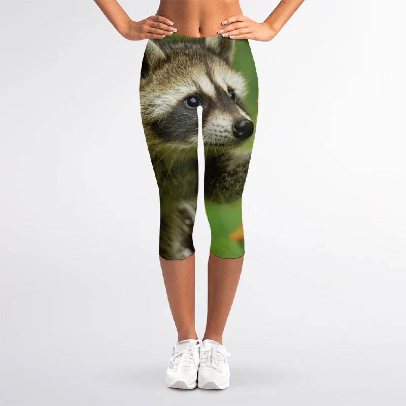 Raccoon And Flower Print Women's Capri Leggings