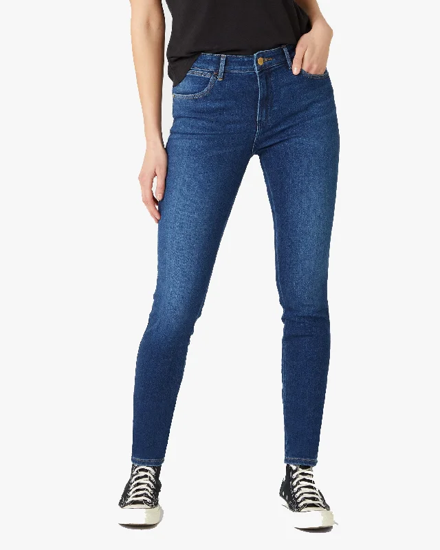 Wrangler Womens Body Bespoke Skinny Jeans - Authentic Love Elegant Wide-Leg Jeans
