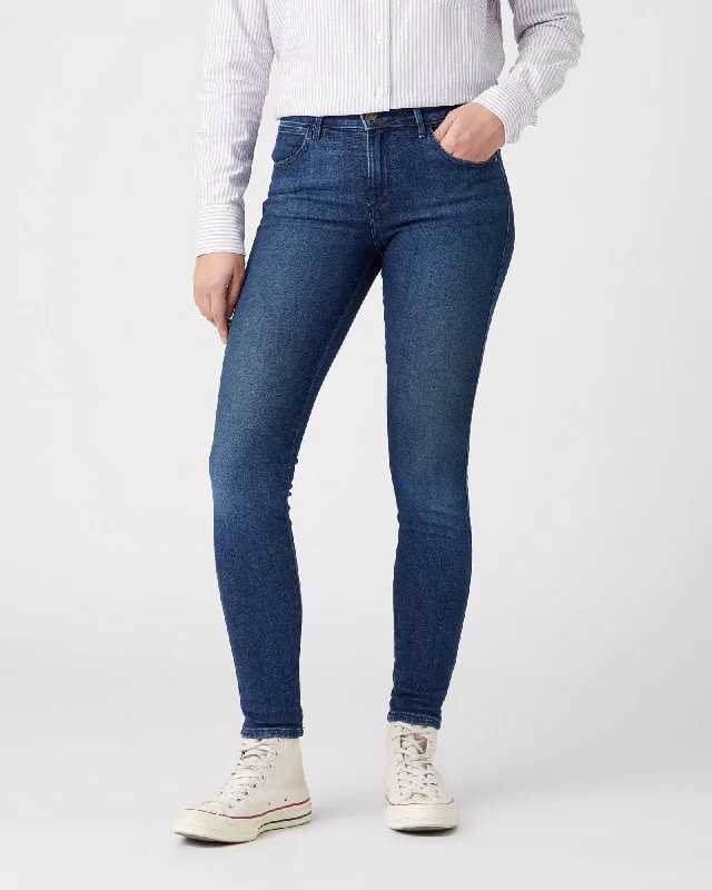 Wrangler Womens Body Bespoke Skinny Jeans - Footloose Fashionable Vintage Wash Jeans